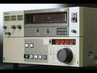 Sony BVU-900  - 3/4`` U-MATIC - Видеомагнитофоны - 